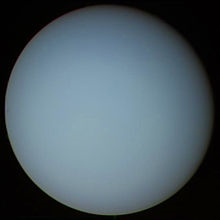 https://upload.wikimedia.org/wikipedia/commons/thumb/b/bb/Uranus.jpg/220px-Uranus.jpg